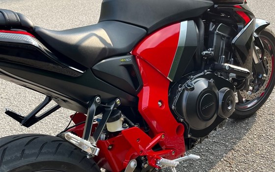 Gebrauchtmotorrad Honda CB 1000 R - Bild 3 Gebrauchtmotorrad Honda CB 1000 R - Bild 3