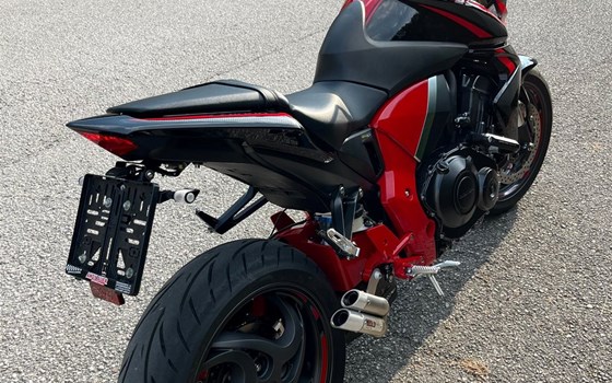 Gebrauchtmotorrad Honda CB 1000 R - Bild 7 Gebrauchtmotorrad Honda CB 1000 R - Bild 7