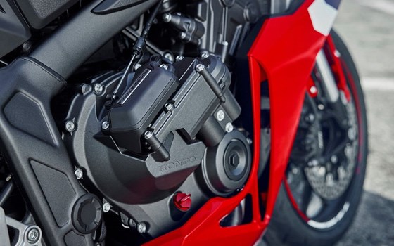 Neufahrzeug Honda CBR650R E-Clutch - Bild 3