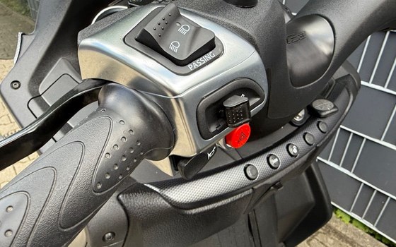 Gebrauchtmotorrad Piaggio MP3 500 hpe Exclusive - Bild 12