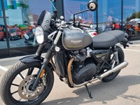 Gebrauchtmotorrad Triumph Speed Twin 900