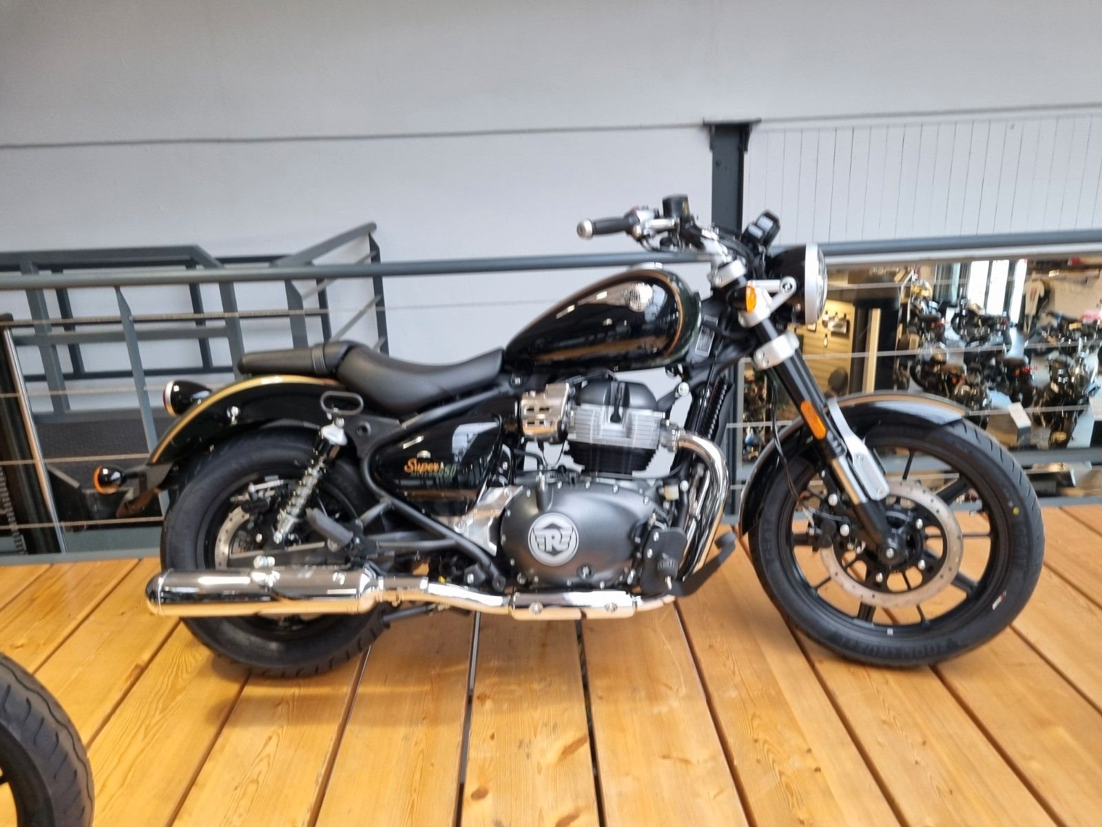Royal Enfield Super Meteor 650