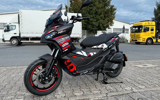 Neufahrzeug Aprilia SR GT Replica 125 - Bild 6