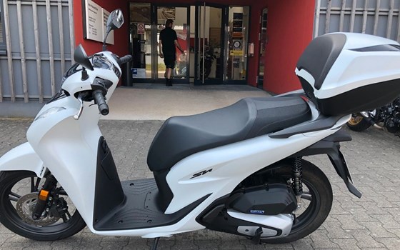 Gebrauchtmotorrad Honda SH125i - Bild 1