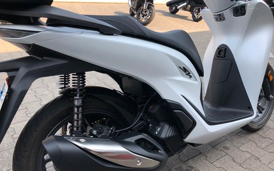 Gebrauchtmotorrad Honda SH125i - Bild 10