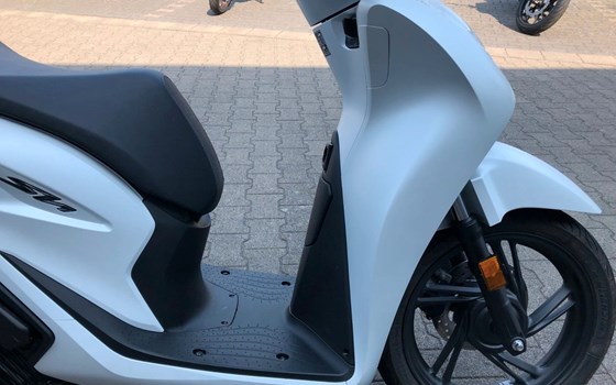 Gebrauchtmotorrad Honda SH125i - Bild 13