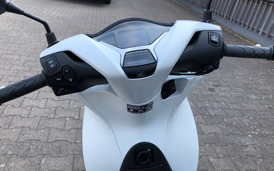 Gebrauchtmotorrad Honda SH125i - Bild 15