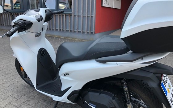 Gebrauchtmotorrad Honda SH125i - Bild 3