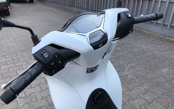 Gebrauchtmotorrad Honda SH125i - Bild 7