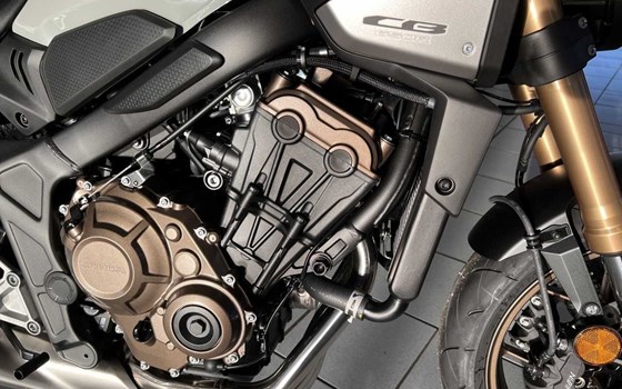 Neufahrzeug Honda CB650R E-Clutch - Bild 5