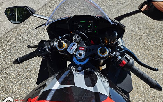 Gebrauchtmotorrad Aprilia RSV 4 Factory - Bild 12 Gebrauchtmotorrad Aprilia RSV 4 Factory - Bild 12