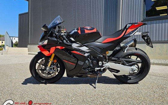 Gebrauchtmotorrad Aprilia RSV 4 Factory - Bild 14 Gebrauchtmotorrad Aprilia RSV 4 Factory - Bild 14