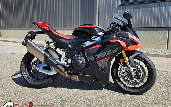 Gebrauchtmotorrad Aprilia RSV 4 Factory - Bild 7 Gebrauchtmotorrad Aprilia RSV 4 Factory - Bild 7