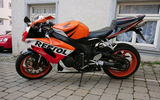 Gebrauchtmotorrad Honda CBR1000RR Fireblade - Bild 1