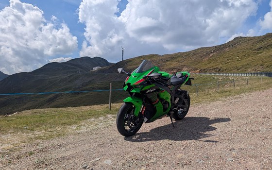 Gebrauchtmotorrad Kawasaki Ninja ZX-10R - Bild 4 Gebrauchtmotorrad Kawasaki Ninja ZX-10R - Bild 4