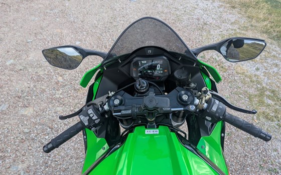 Gebrauchtmotorrad Kawasaki Ninja ZX-10R - Bild 8 Gebrauchtmotorrad Kawasaki Ninja ZX-10R - Bild 8