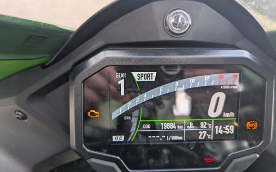 Gebrauchtmotorrad Kawasaki Ninja ZX-10R - Bild 9 Gebrauchtmotorrad Kawasaki Ninja ZX-10R - Bild 9