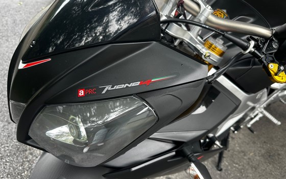 Gebrauchtmotorrad Aprilia Tuono V4 R APRC ABS - Bild 3 Gebrauchtmotorrad Aprilia Tuono V4 R APRC ABS - Bild 3