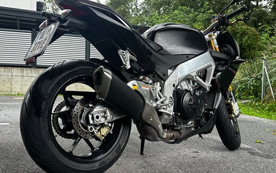 Gebrauchtmotorrad Aprilia Tuono V4 R APRC ABS - Bild 7 Gebrauchtmotorrad Aprilia Tuono V4 R APRC ABS - Bild 7
