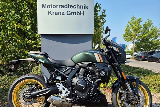 Suzuki GSX-8TT