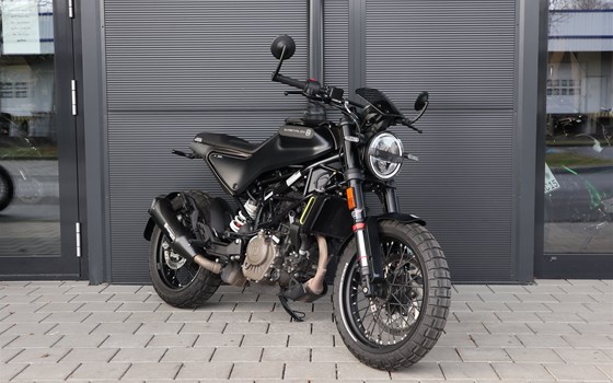 Gebrauchtmotorrad Husqvarna Svartpilen 125 - Bild 2