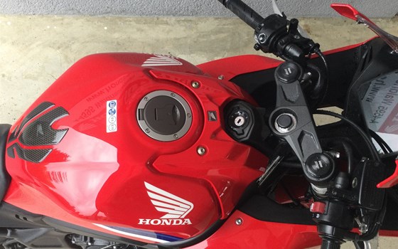 Gebrauchtmotorrad Honda CBR650R E-Clutch - Bild 13 Gebrauchtmotorrad Honda CBR650R E-Clutch - Bild 13