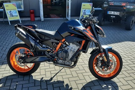 KTM 890 Duke R