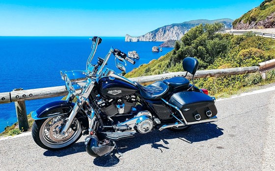 Gebrauchtmotorrad Harley-Davidson Road King Classic FLHRC - Bild 1 Gebrauchtmotorrad Harley-Davidson Road King Classic FLHRC - Bild 1