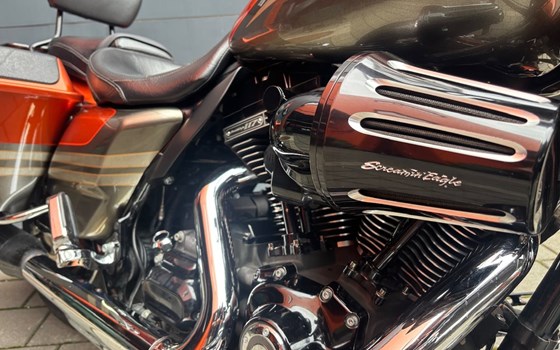 Gebrauchtmotorrad Harley-Davidson CVO Road Glide FLTRXSE - Bild 5 Gebrauchtmotorrad Harley-Davidson CVO Road Glide FLTRXSE - Bild 5