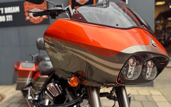Gebrauchtmotorrad Harley-Davidson CVO Road Glide FLTRXSE - Bild 6 Gebrauchtmotorrad Harley-Davidson CVO Road Glide FLTRXSE - Bild 6