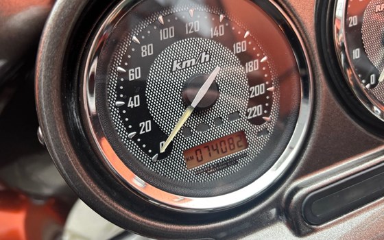 Gebrauchtmotorrad Harley-Davidson CVO Road Glide FLTRXSE - Bild 9 Gebrauchtmotorrad Harley-Davidson CVO Road Glide FLTRXSE - Bild 9