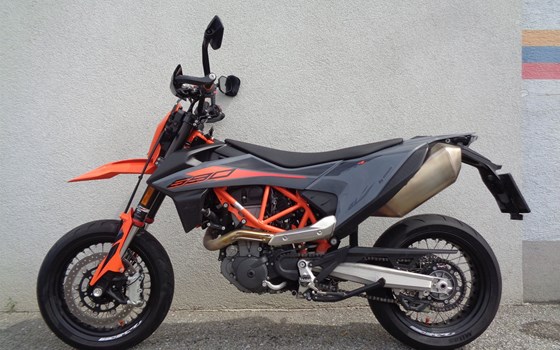 Gebrauchtmotorrad KTM 690 SMC R - Bild 1 Gebrauchtmotorrad KTM 690 SMC R - Bild 1