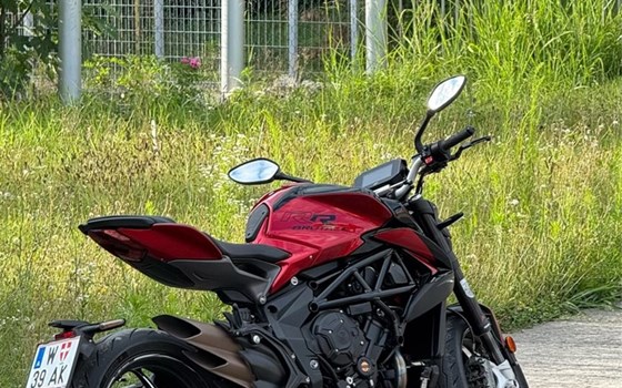 Gebrauchtmotorrad MV Agusta Brutale 800 RR - Bild 2 Gebrauchtmotorrad MV Agusta Brutale 800 RR - Bild 2
