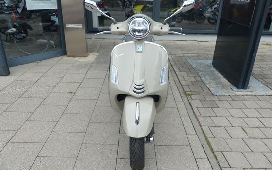 Neufahrzeug Vespa GTS 300 - Bild 1
