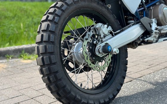 Gebrauchtmotorrad Husqvarna 701 Enduro - Bild 10