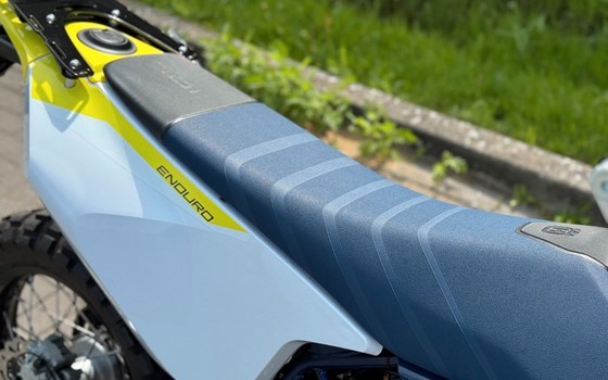 Gebrauchtmotorrad Husqvarna 701 Enduro - Bild 12