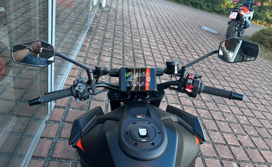 Angebot KTM 1390 Super Duke R EVO Bild 11: Angebot KTM 1390 Super Duke R EVO