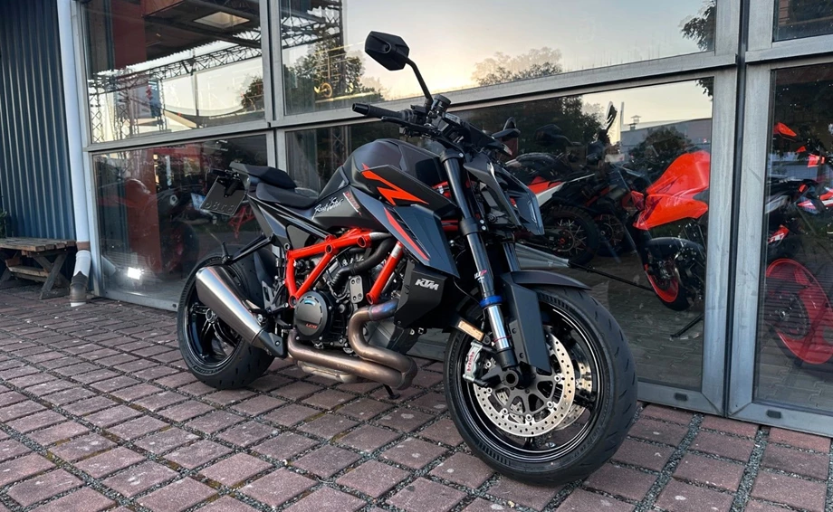 Angebot KTM 1390 Super Duke R EVO Bild 3: Angebot KTM 1390 Super Duke R EVO