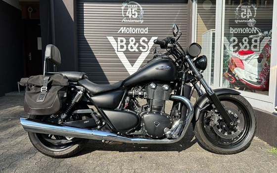 Gebrauchtmotorrad Triumph Thunderbird Storm - Bild 1