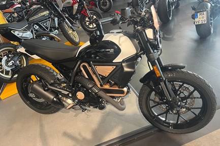 Ducati Scrambler 10° Anniversario Rizoma Edition