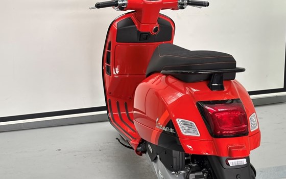 Neufahrzeug Vespa GTS 125 Super Sport - Bild 10
