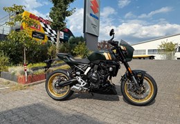 Neumotorrad Suzuki GSX-8TT