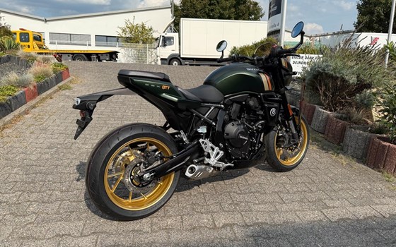 Neufahrzeug Suzuki GSX-8TT - Bild 6