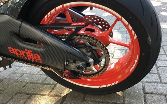 Gebrauchtmotorrad Aprilia Tuono V4 1100 Factory - Bild 10