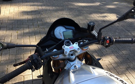 Gebrauchtmotorrad Aprilia Tuono V4 1100 Factory - Bild 13