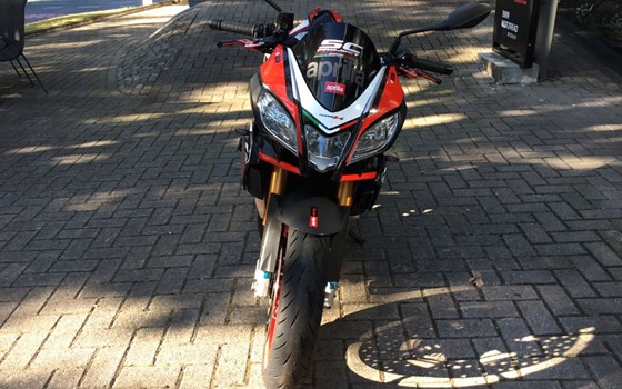 Gebrauchtmotorrad Aprilia Tuono V4 1100 Factory - Bild 7