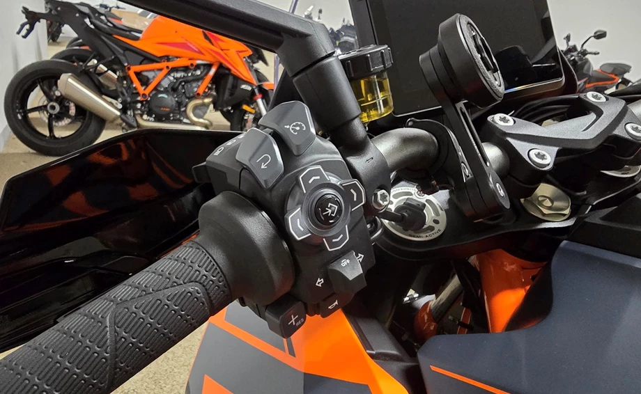 Angebot KTM 1290 Super Duke GT Bild 7: Angebot KTM 1290 Super Duke GT