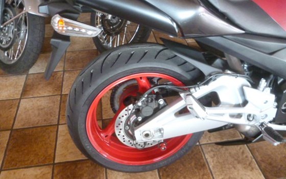 Gebrauchtmotorrad Suzuki GSR 600 - Bild 5