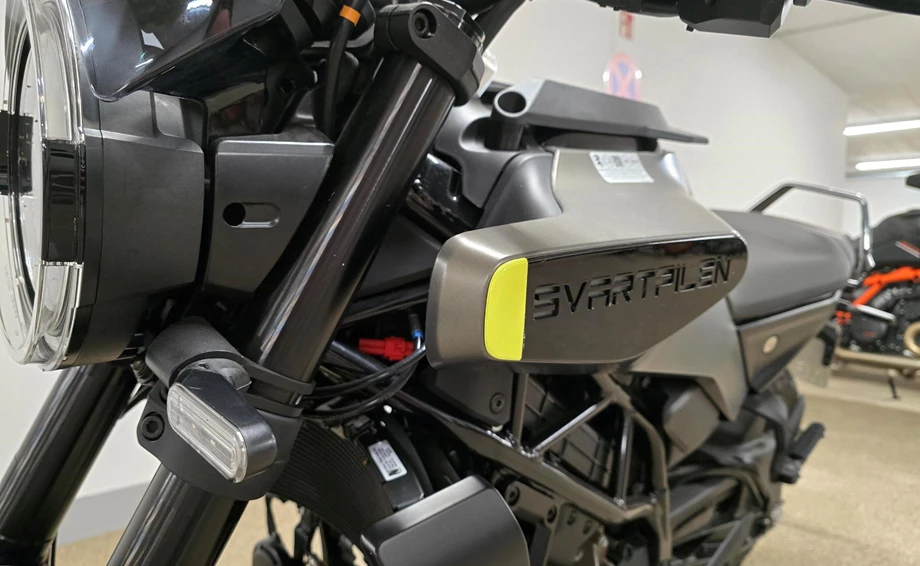 Angebot Husqvarna Svartpilen 125 Bild 3: Angebot Husqvarna Svartpilen 125