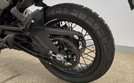 Gebrauchtmotorrad Husqvarna Svartpilen 125 - Bild 5